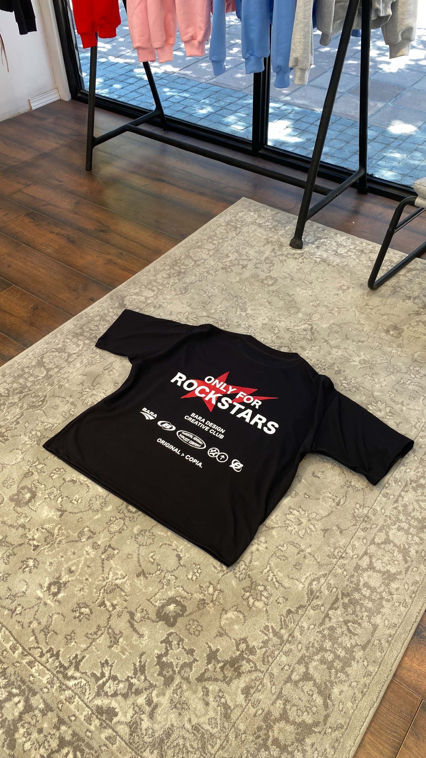 POLERA BARA ONLY FOR ROCKSTAR BOXY