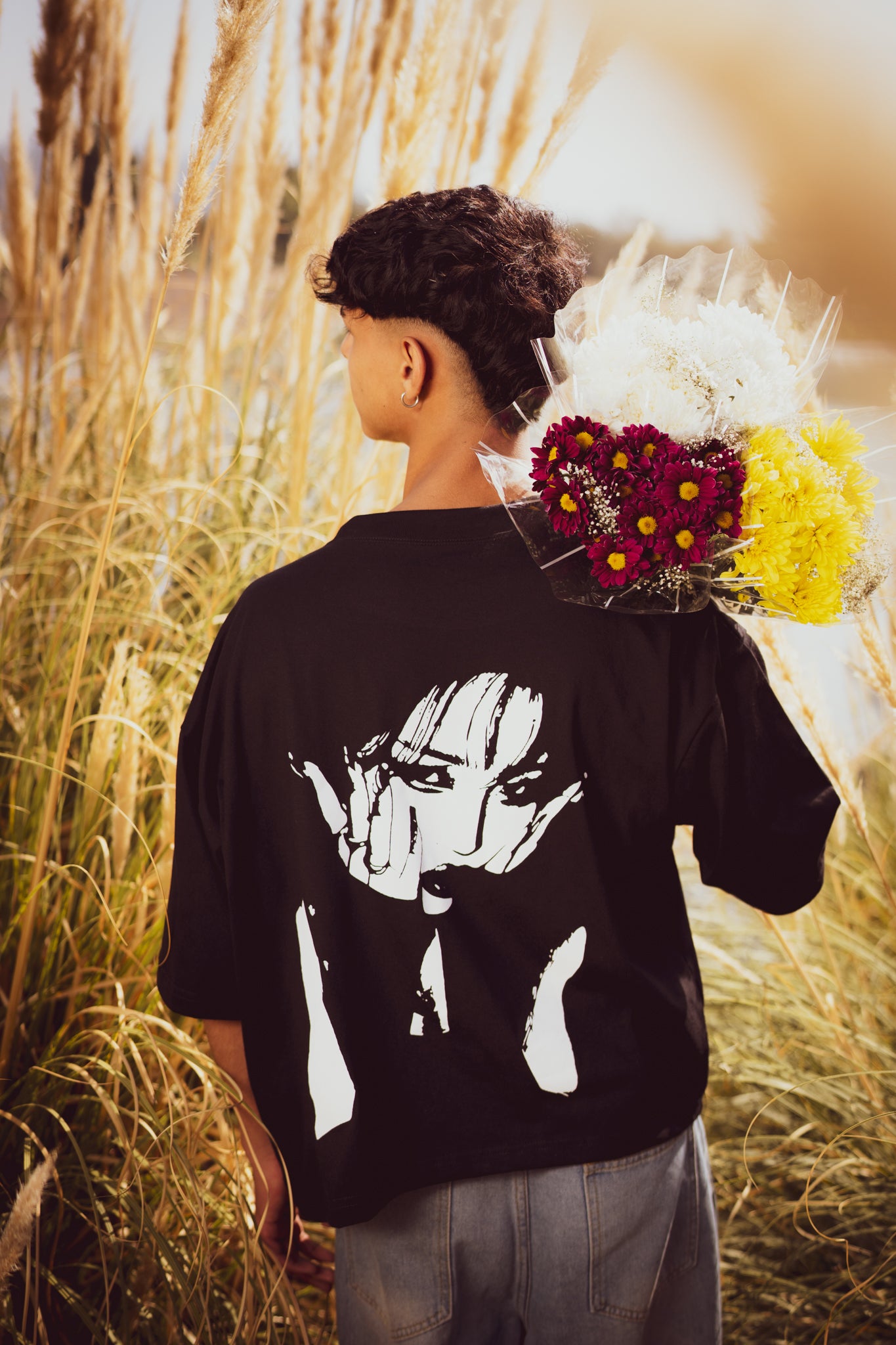 POLERA LOVE HUNTER NEGRA