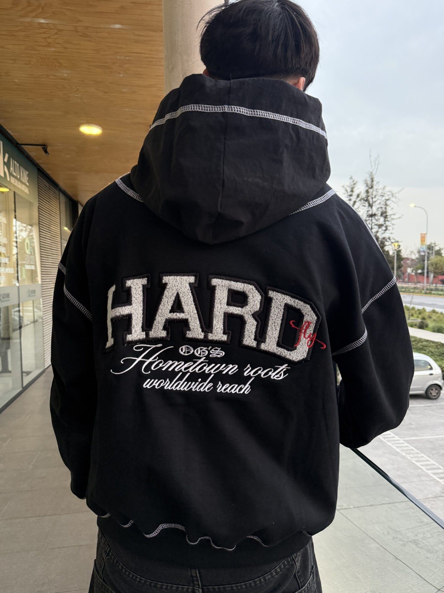 Poleron Boxy Hardfly Costura Blanca